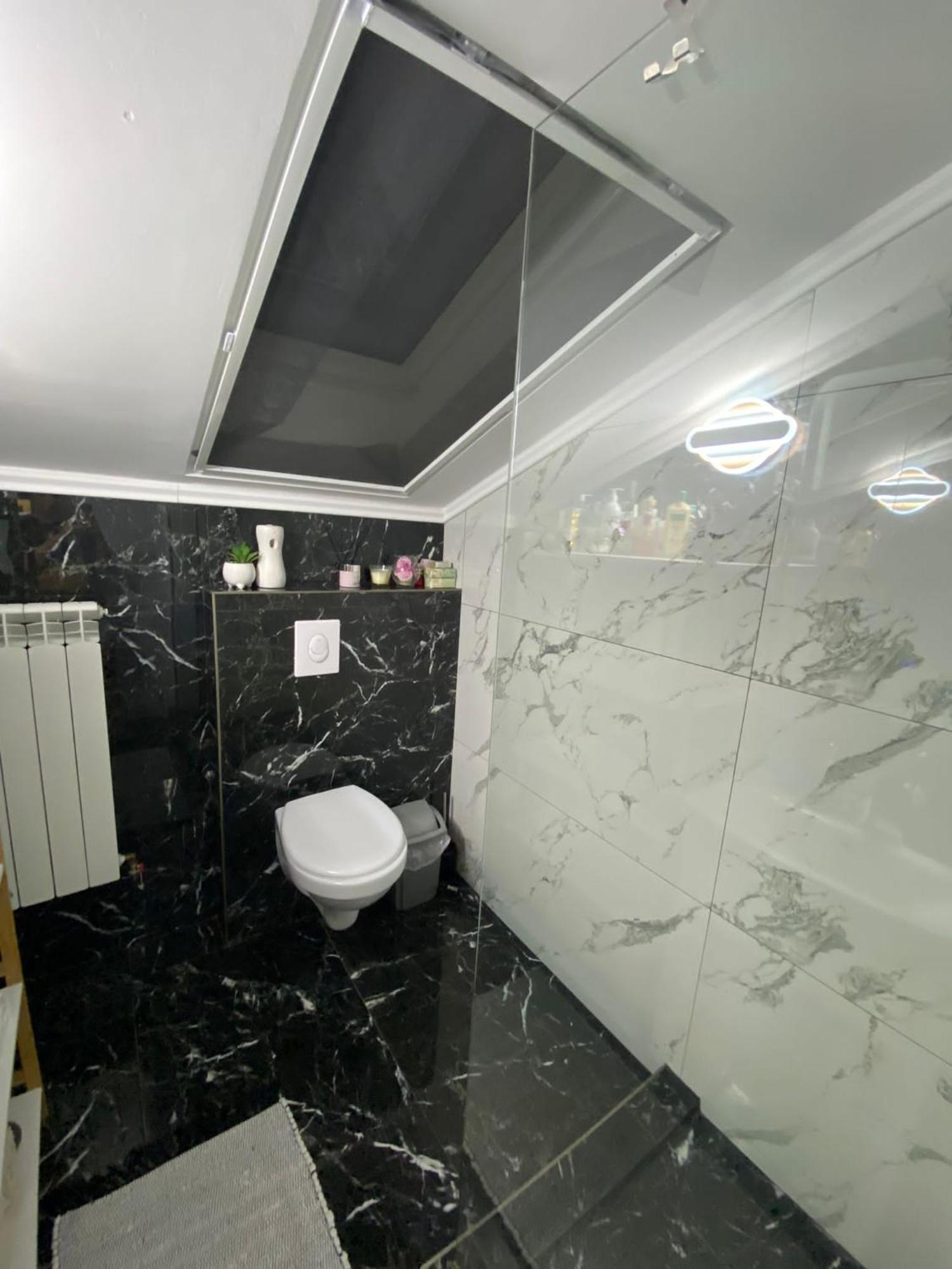 Apartament 2 Camere Tirgu Jiu 塔古玖 外观 照片